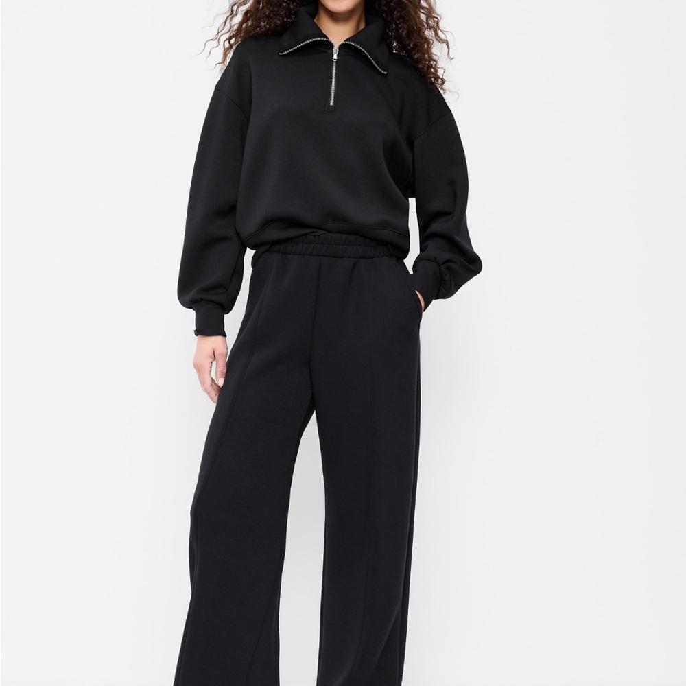 Old Navy Black Wide-Leg Lounge Pants - Picture 3 of 14